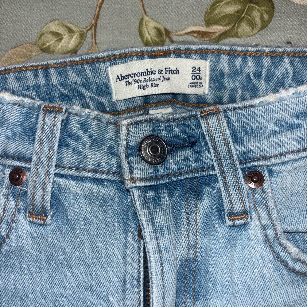 Abercrombie & Fitch 90s relaxed High Rise Jeans